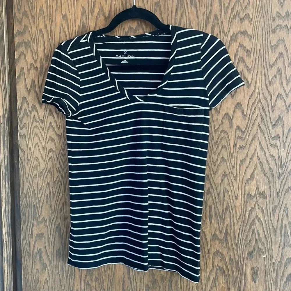 Black &‎ White stripped Tee XXS